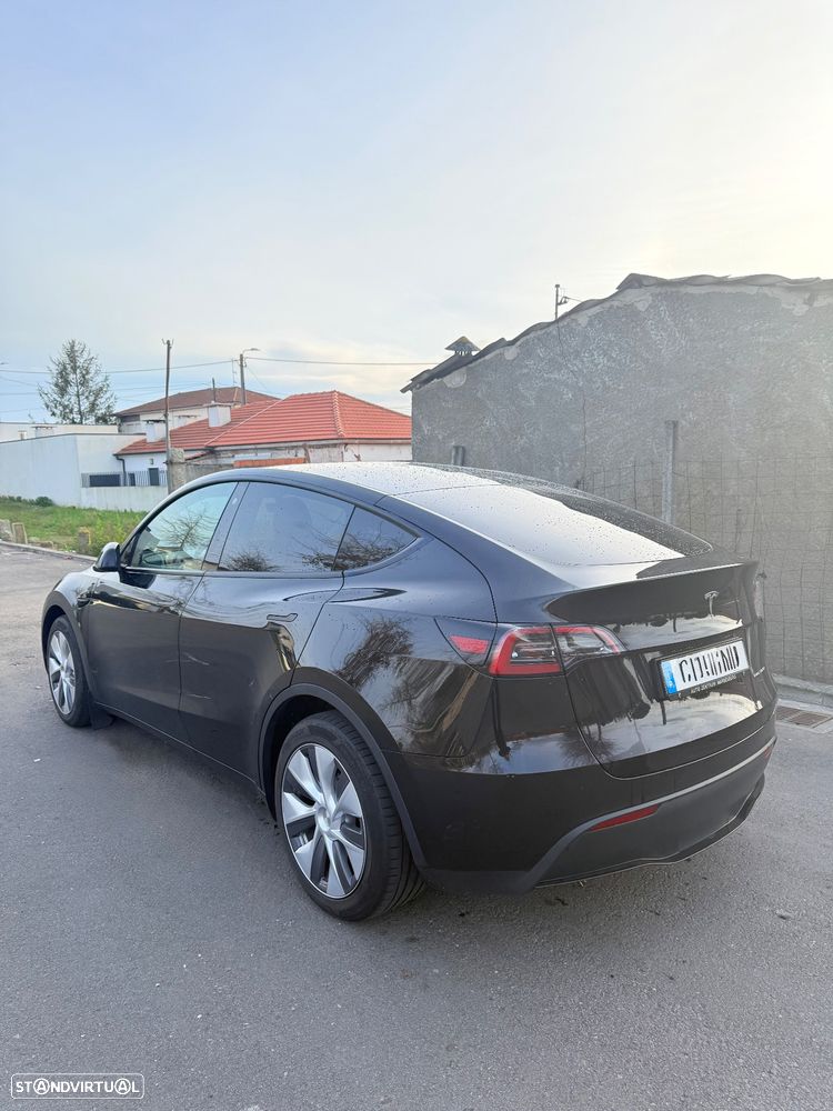 Tesla Model Y Long Range Dual Motor AWD - 3