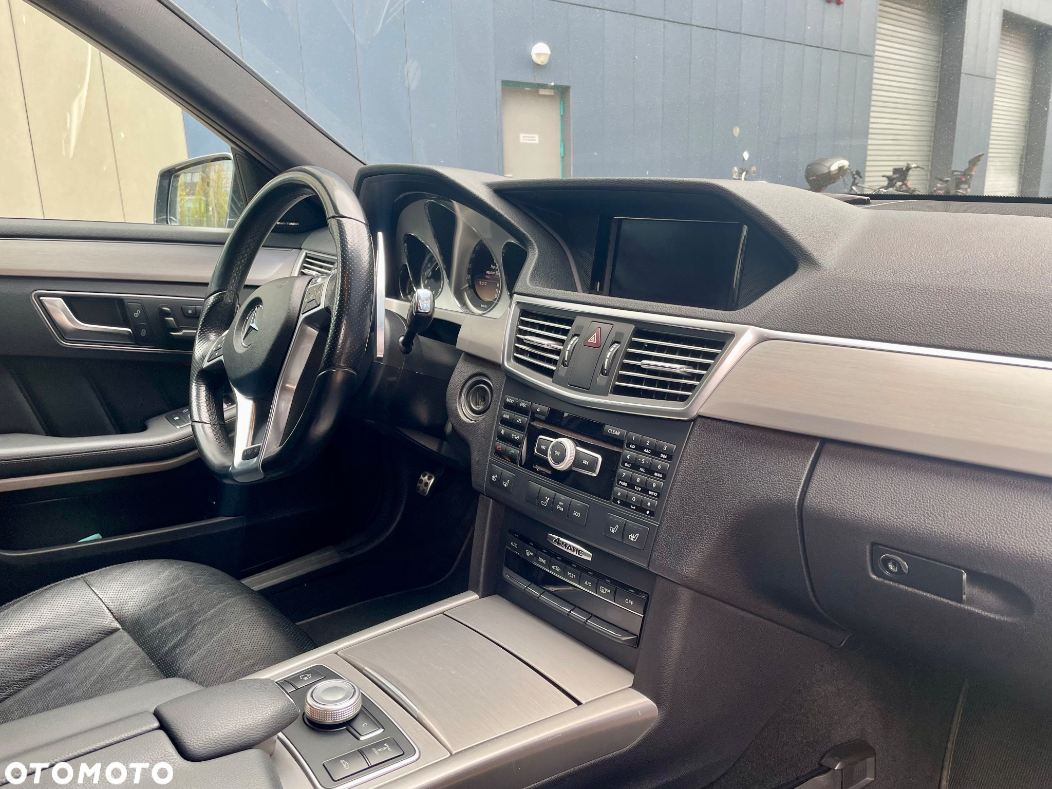 Mercedes-Benz Klasa E 500 T 4Matic 7G-TRONIC Avantgarde - 22