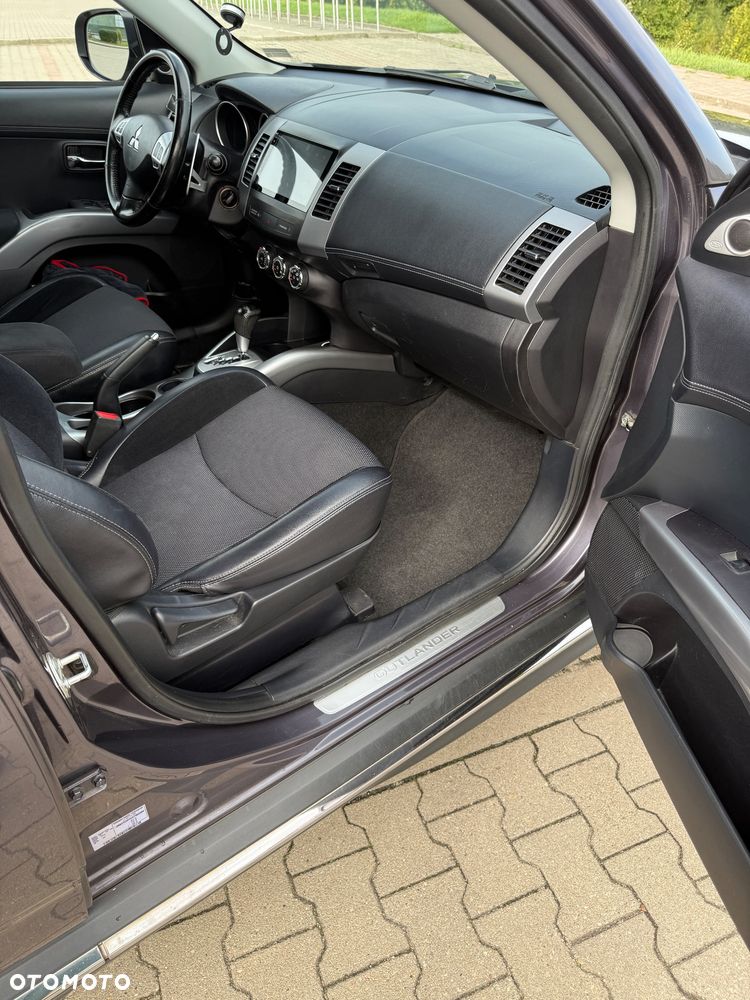 Mitsubishi Outlander 2.0 Intense + 2WD CVT - 9