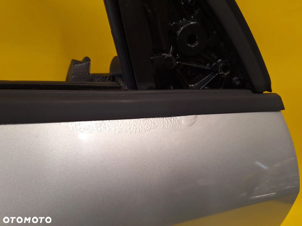 DRZWI PRAWY PRZÓD PRAWE PRZEDNIE AUDI A4 B6 KOMBI LAK: LY7W NR673 - 7