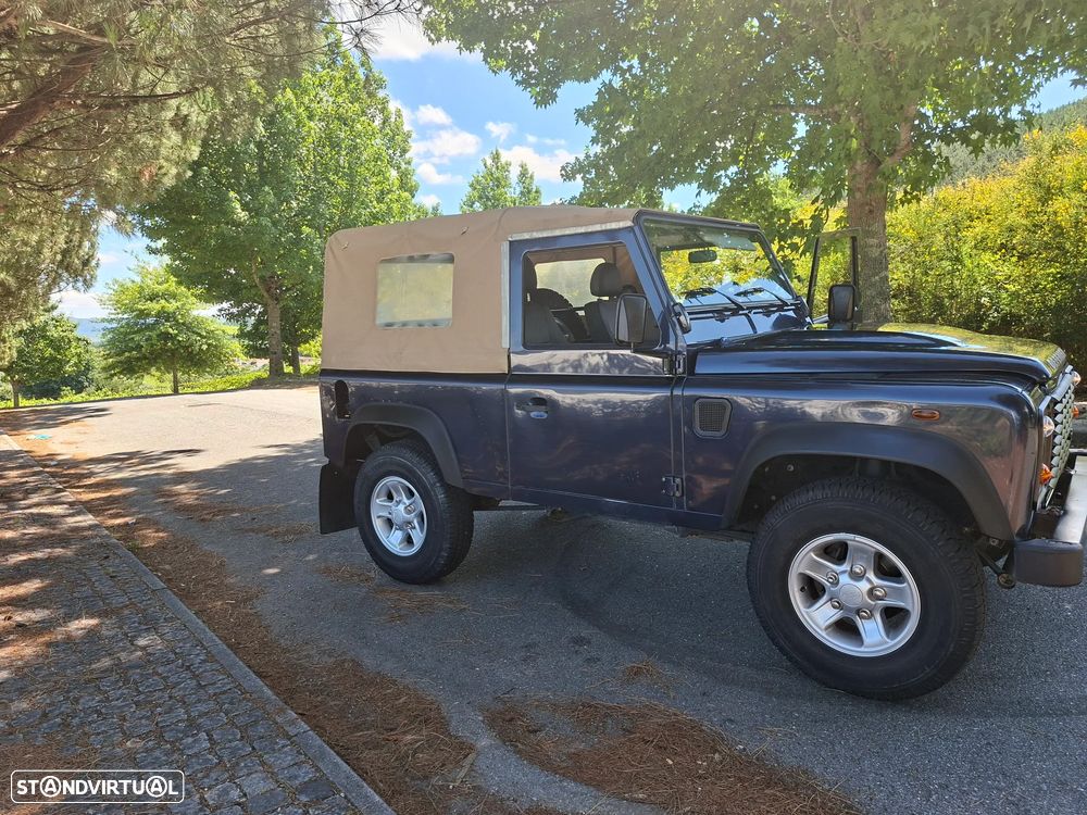 Land Rover Defender 90 2.2 CRD E - 7