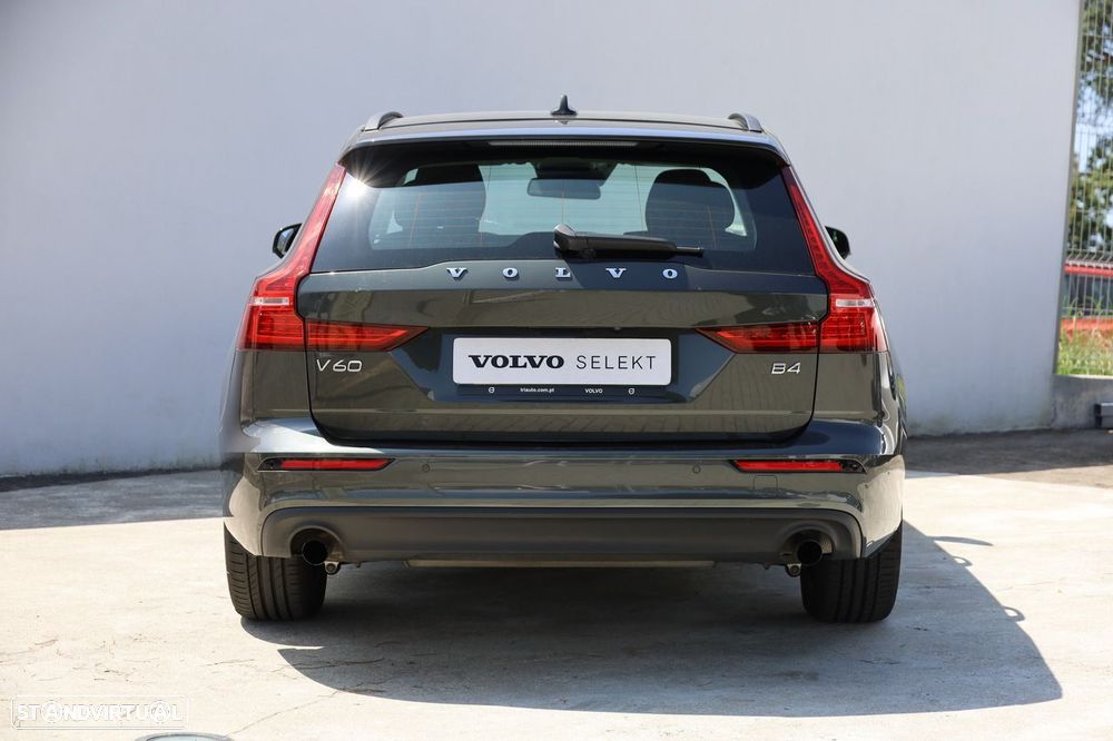 Volvo V60 2.0 B4 Momentum Geartronic - 2