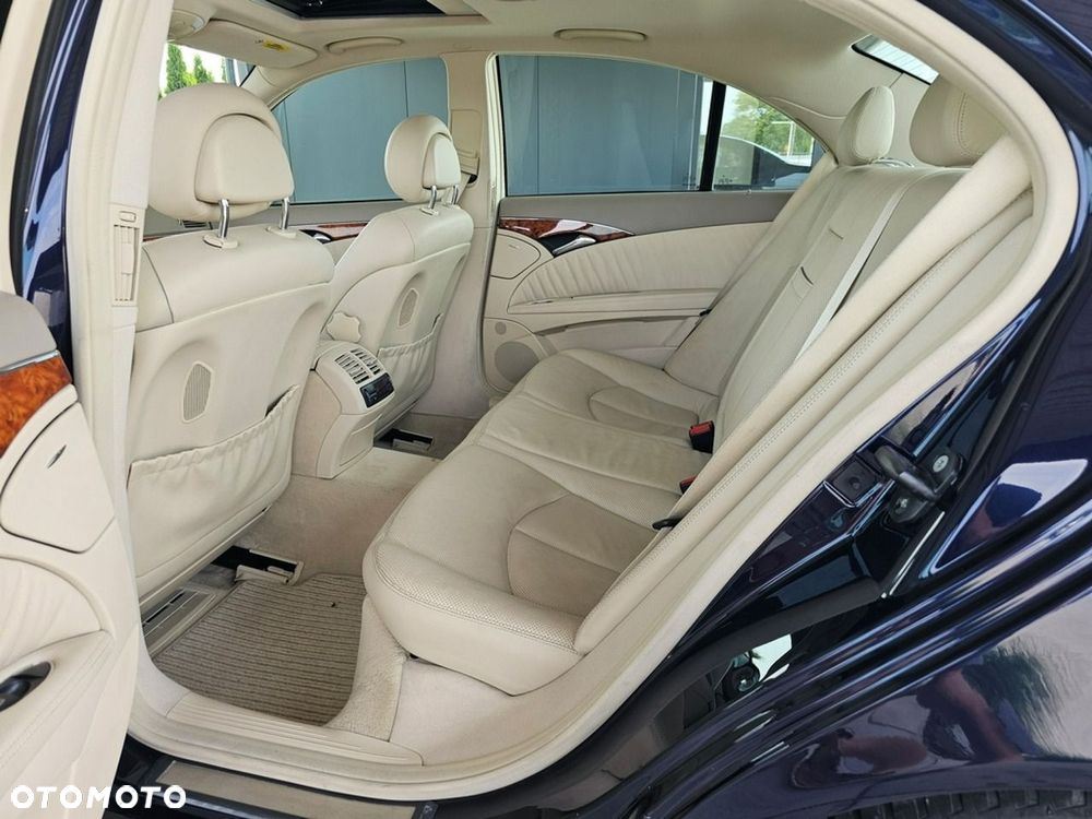 Mercedes-Benz Klasa E 320 Elegance - 28
