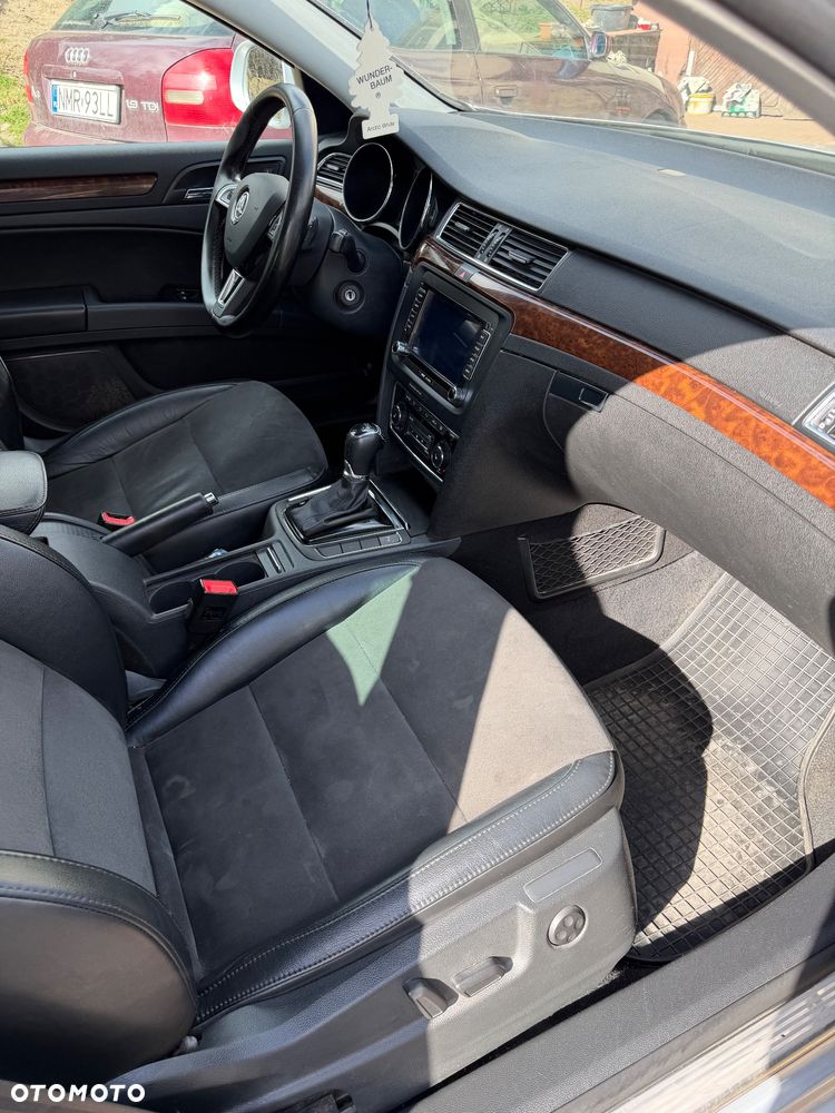 Skoda Superb 2.0 TDI Elegance DSG - 23