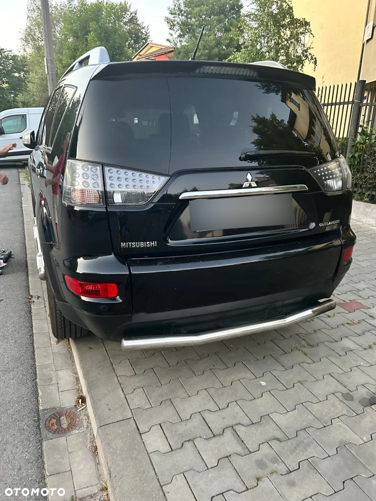 Mitsubishi Outlander - 3