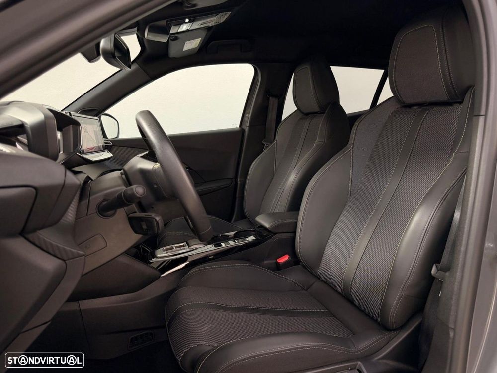 Peugeot e-2008 50 kWh GT - 10