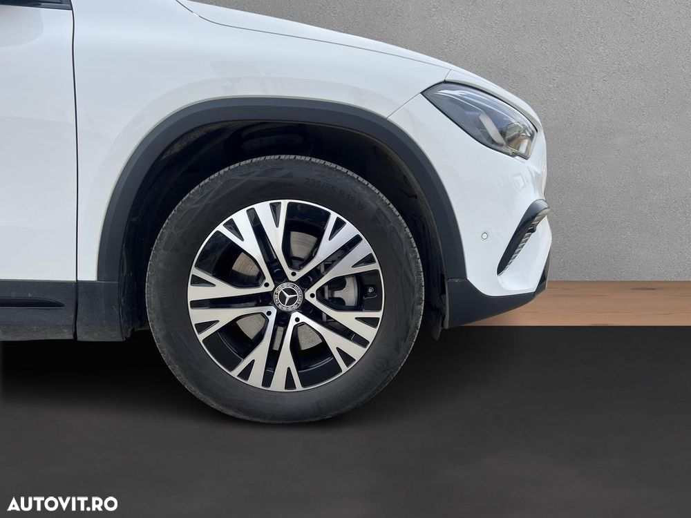 Mercedes-Benz GLA - 11