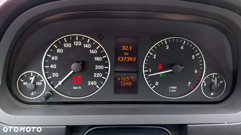 Mercedes-Benz Klasa A 160 BlueEFFICIENCY Elegance - 16