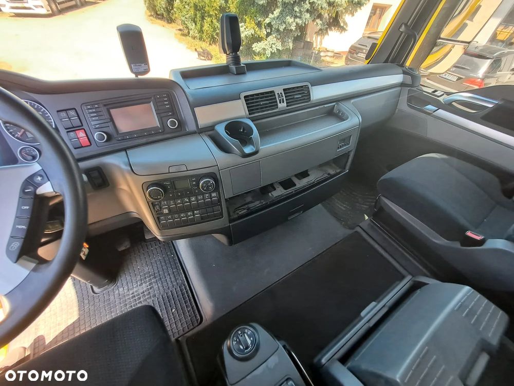 MAN TGX 26.480 6X2 3 osie - 16