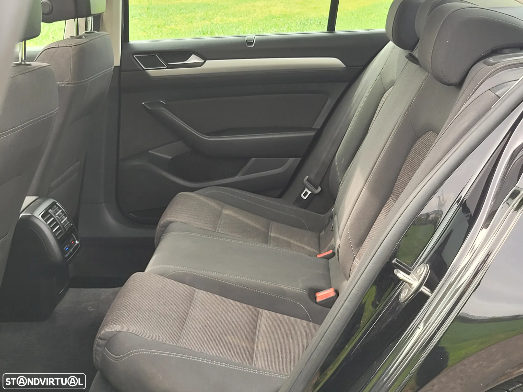 VW Passat 1.6 TDI Highline DSG - 11