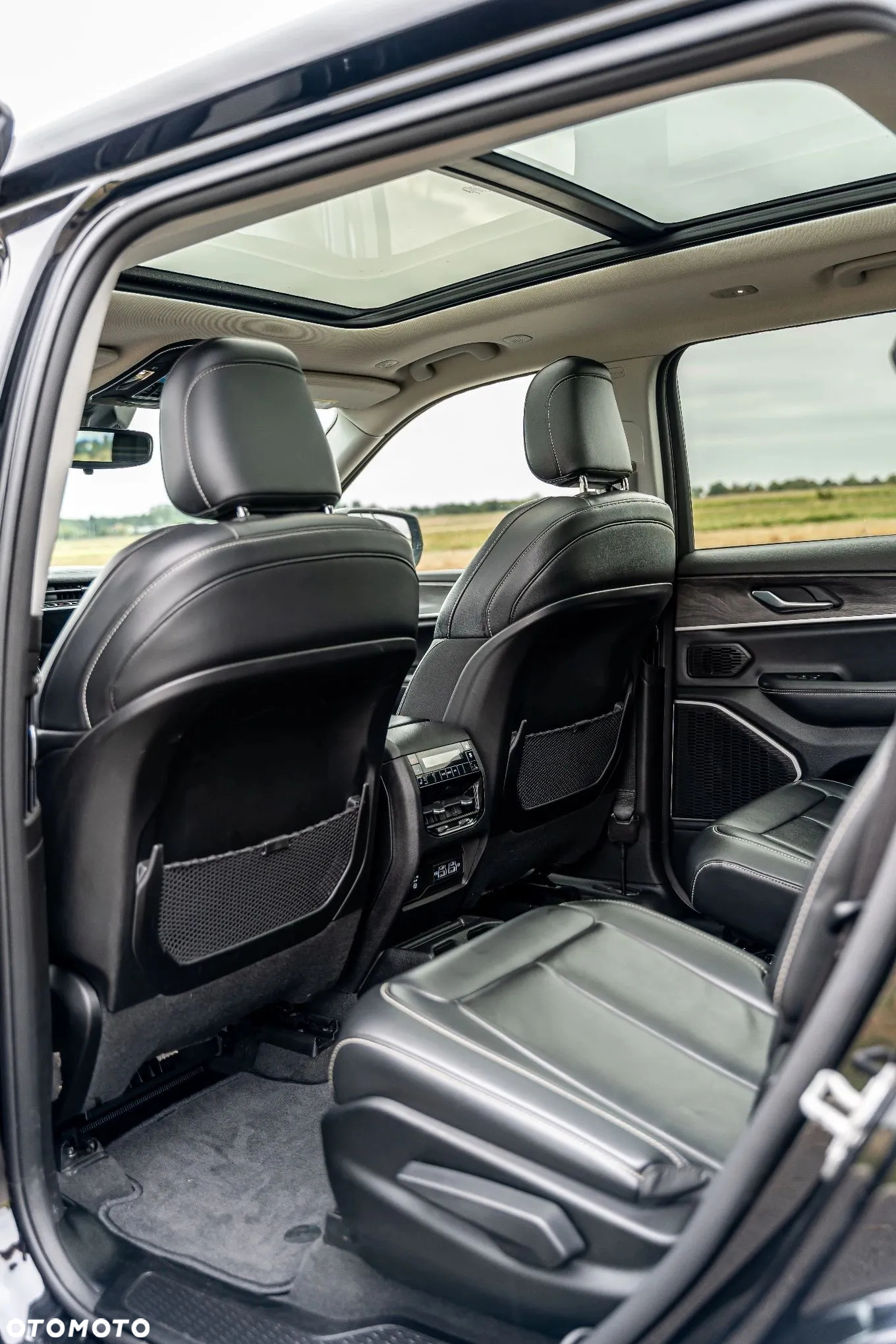 Jeep Grand Cherokee - 20
