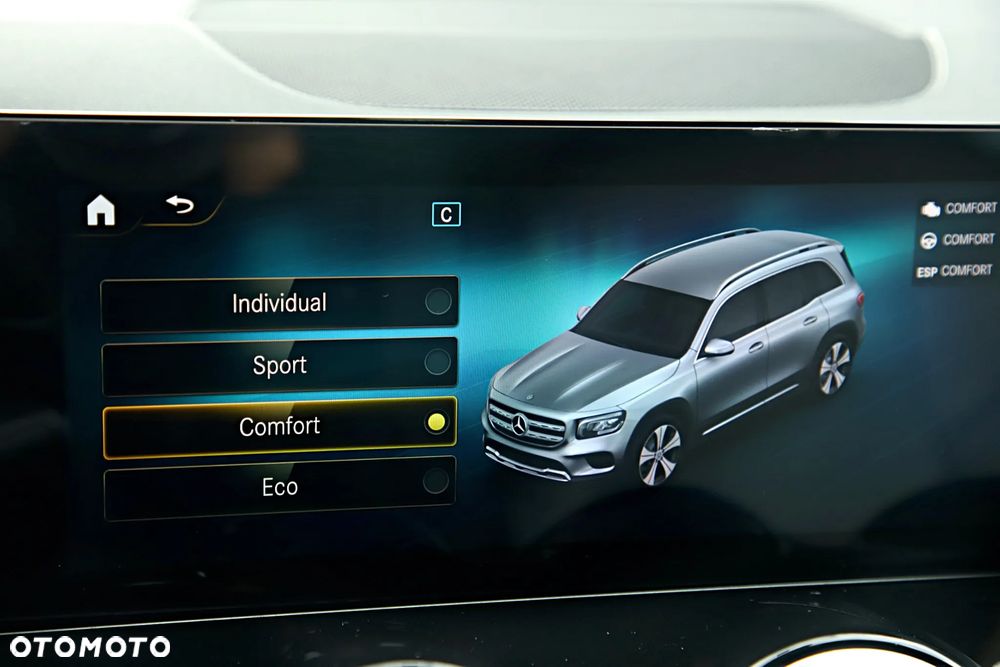 Mercedes-Benz GLB 200 7G-DCT - 30