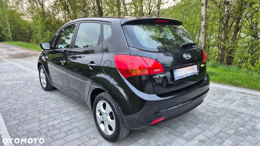 Kia Venga 1.4 CVVT Black Collection - 3