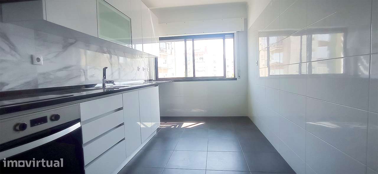 Apartamento T3 Venda em Agualva e Mira-Sintra,Sintra - Grande imagem: 2/33