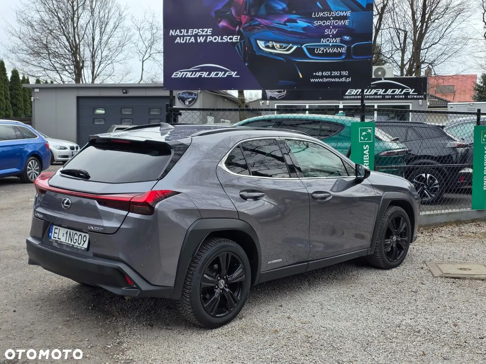 Lexus UX - 5