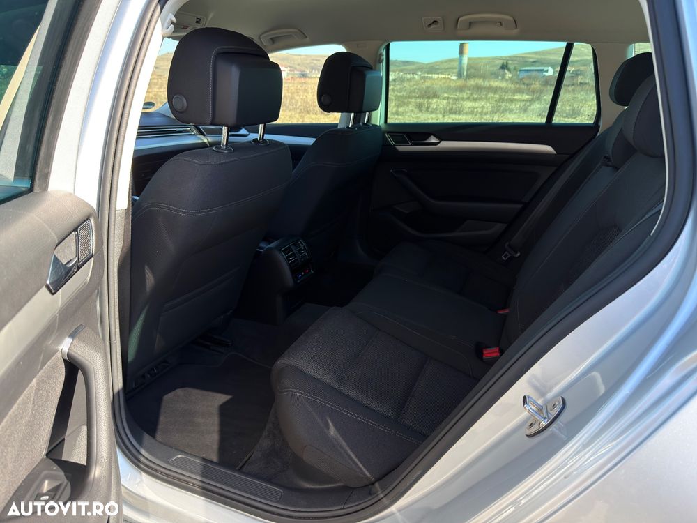 Volkswagen Passat 2.0 TDI SCR DSG Business - 8