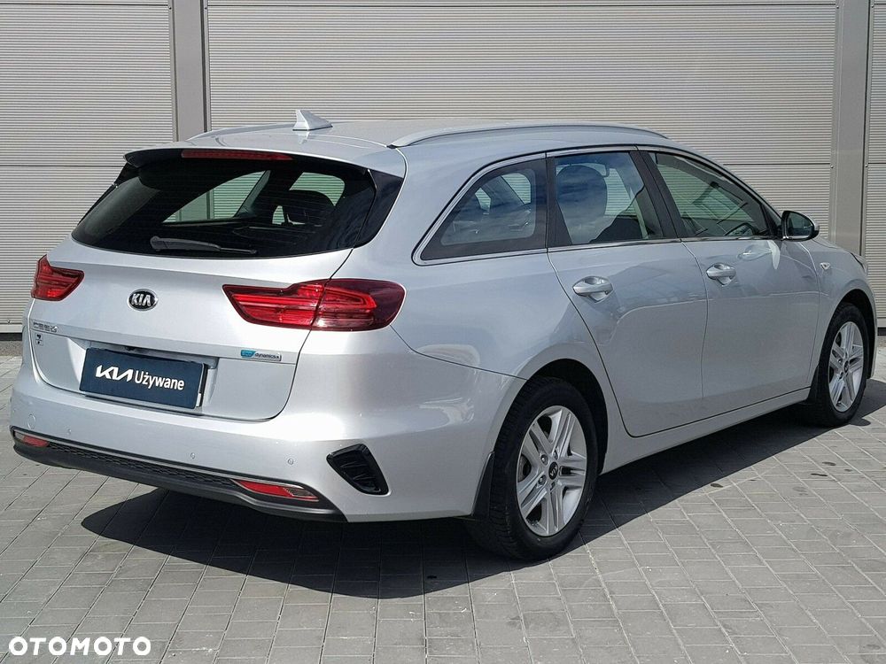 Kia Ceed 1.6 CRDi mHEV M - 12