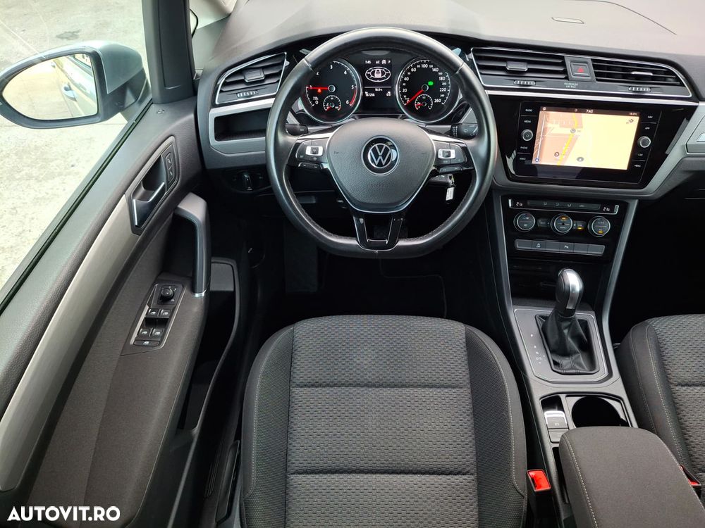 Volkswagen Touran - 15