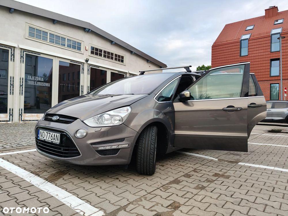 Ford S-Max - 17