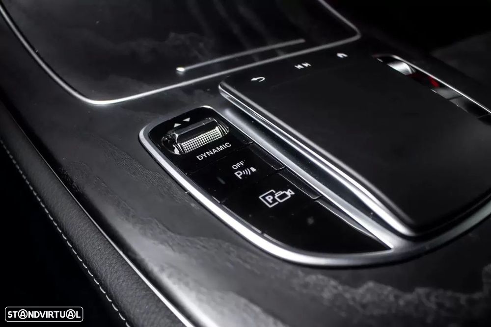 Mercedes-Benz E 300 e AMG Line - 24