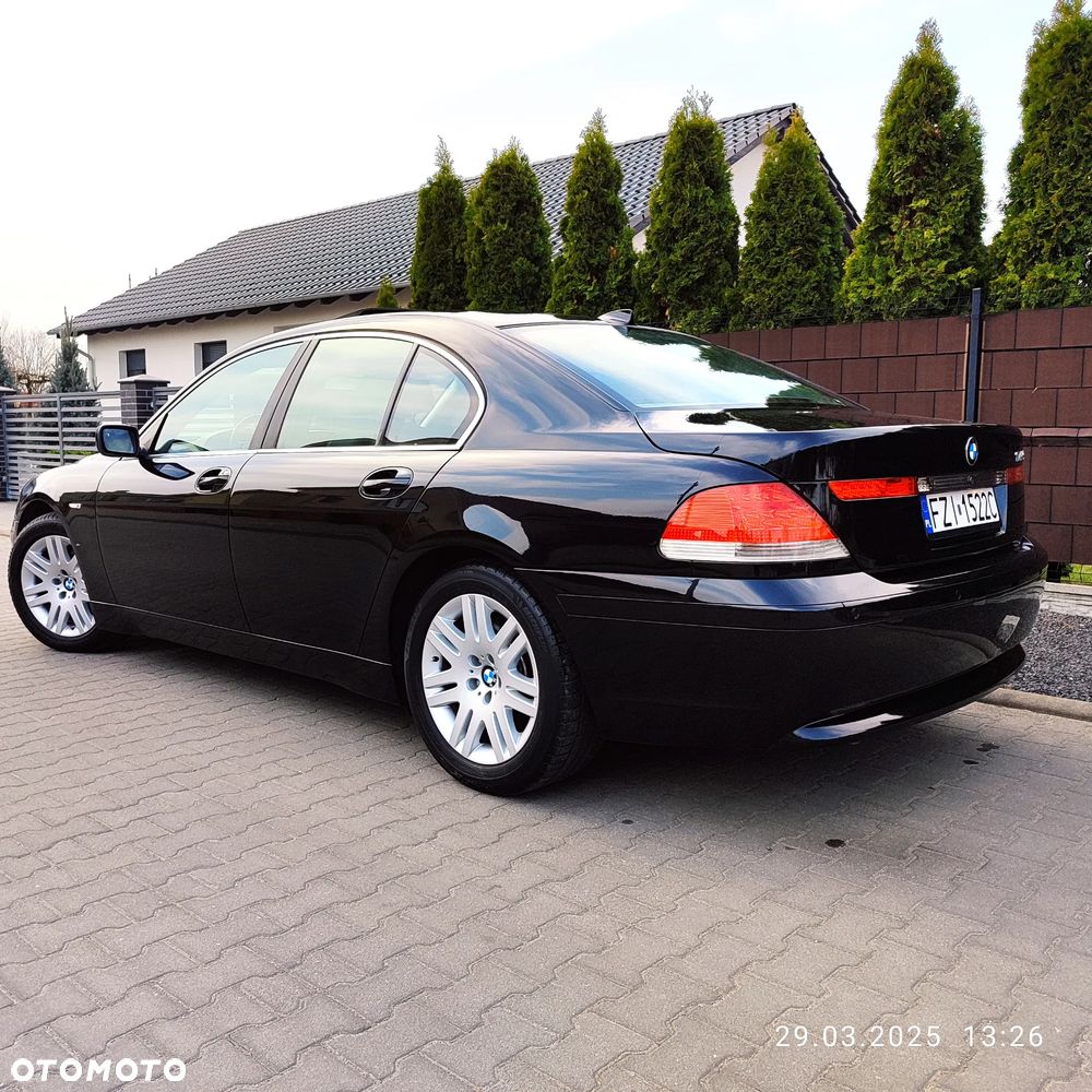BMW Seria 7 745i - 15