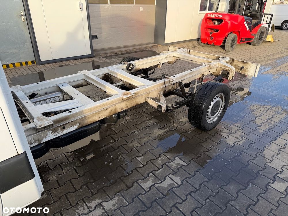 Mercedes-Benz Sprinter - 13