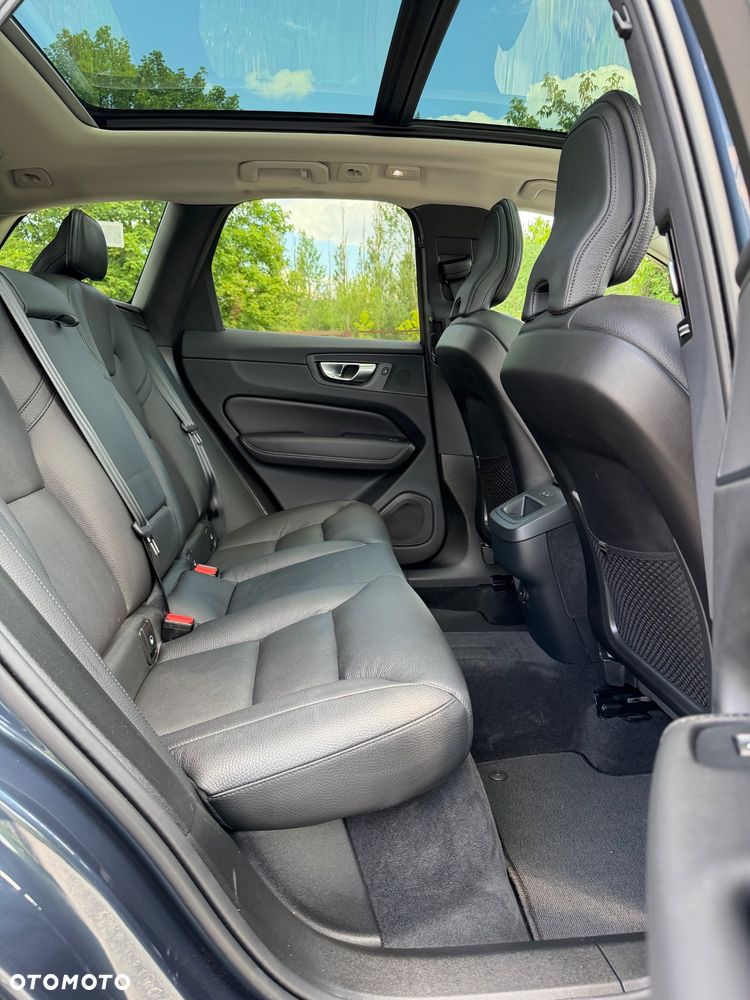 Volvo XC 60 B5 B AWD Geartronic RDesign - 8