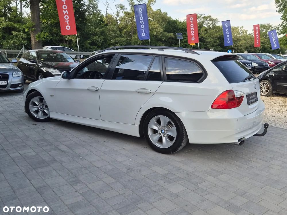 BMW Seria 3 320i - 10