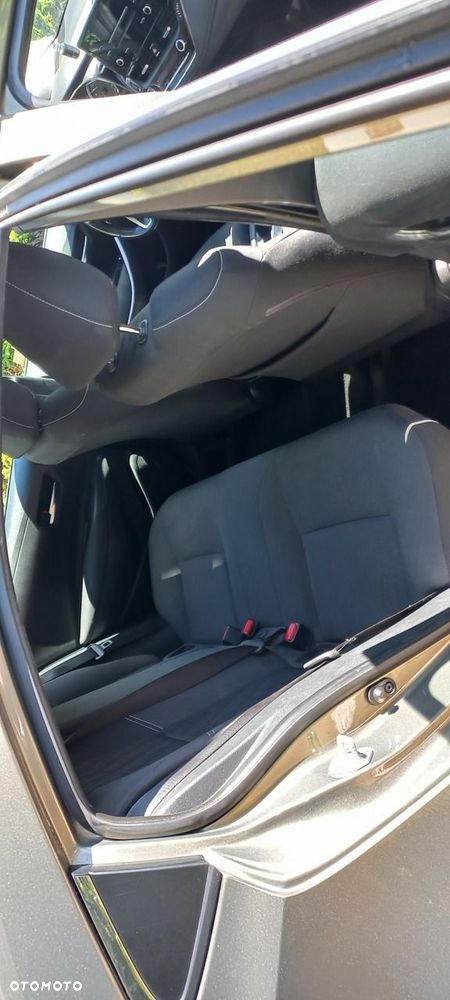 Toyota Corolla - 12