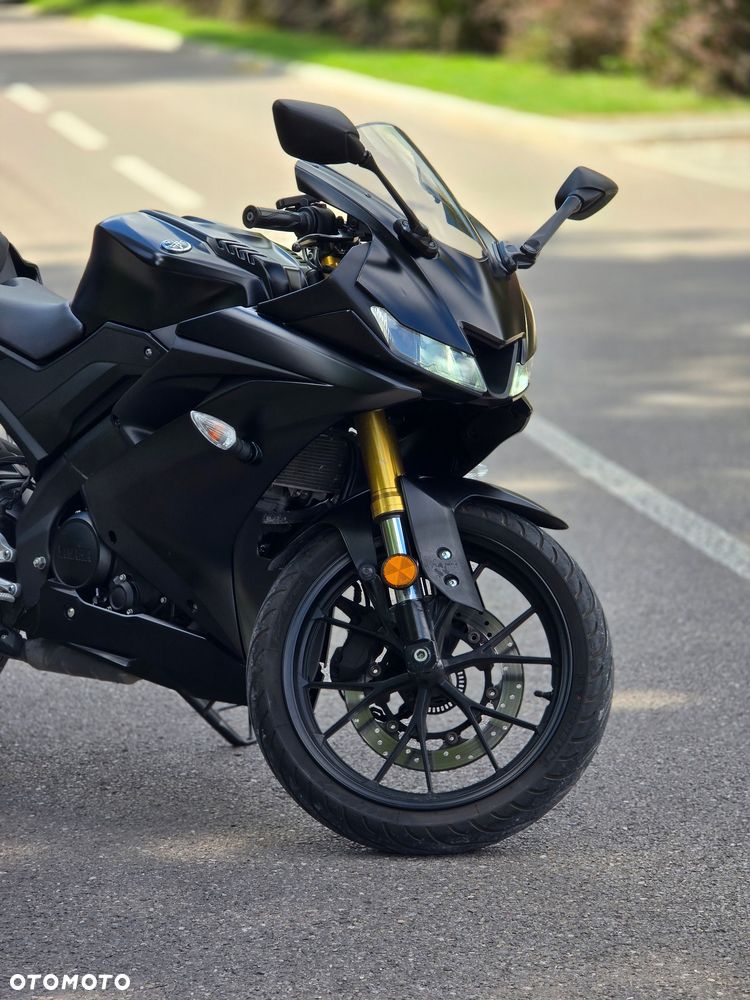 Yamaha YZF - 3