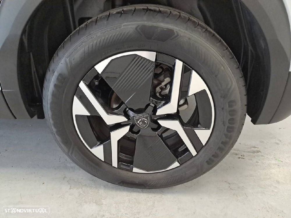 Peugeot 2008 1.2 PureTech GT EAT8 - 11