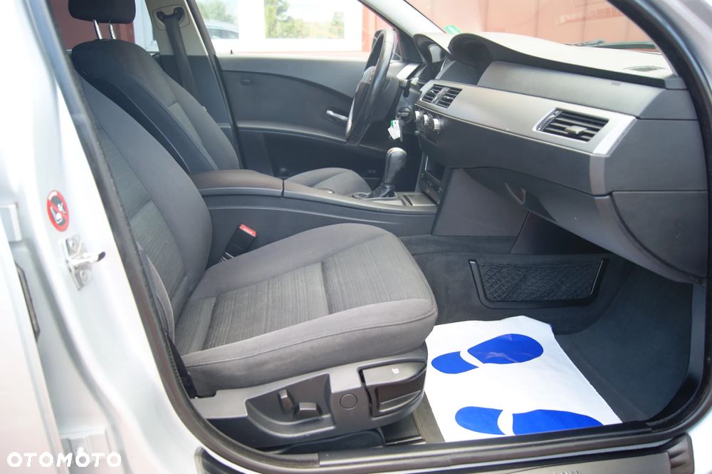 BMW Seria 5 520d Touring - 25