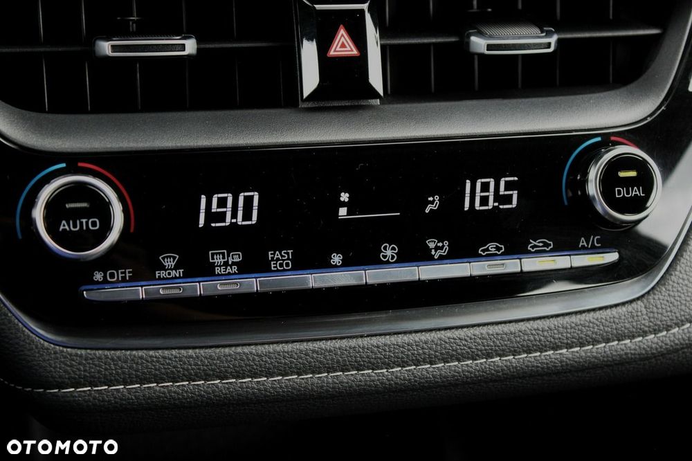Toyota Corolla 1.8 Hybrid Comfort - 17