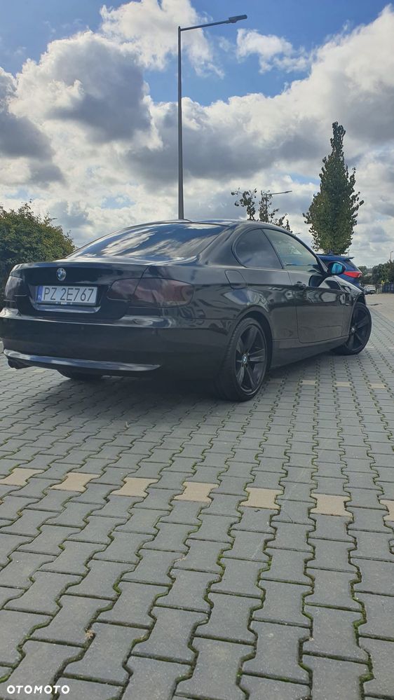 BMW Seria 3 325i - 4