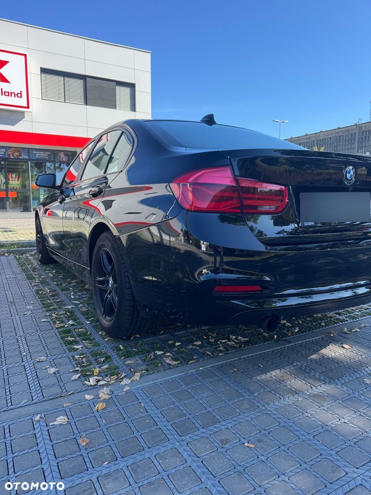 BMW Seria 3 318i - 12