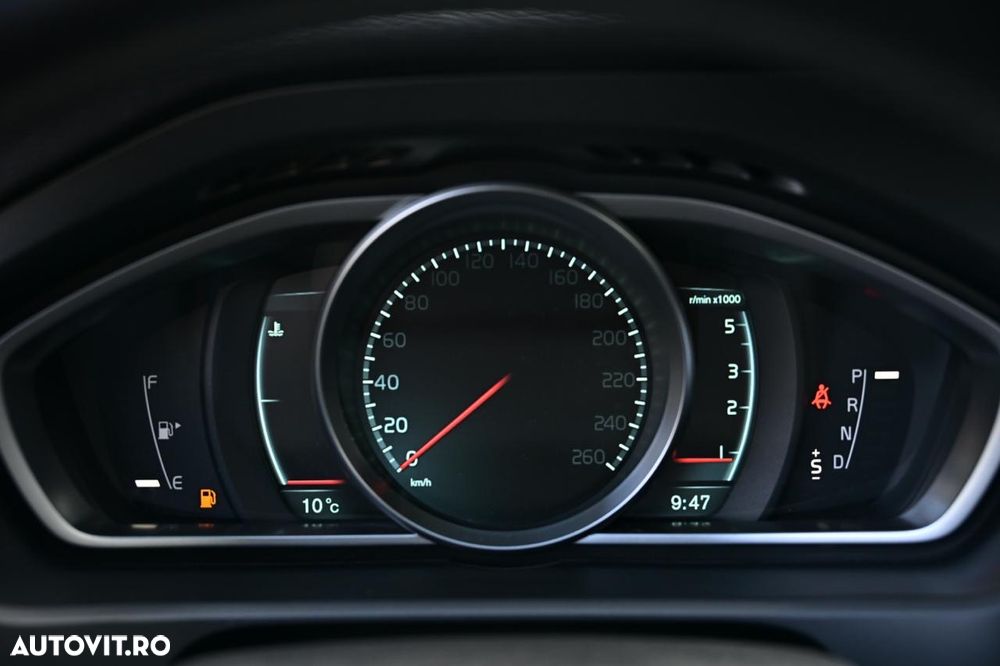 Volvo V40 D3 Aut. Basic - 11