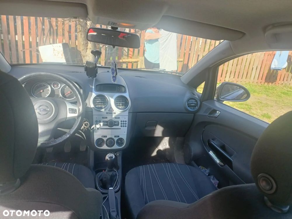 Opel Corsa - 4