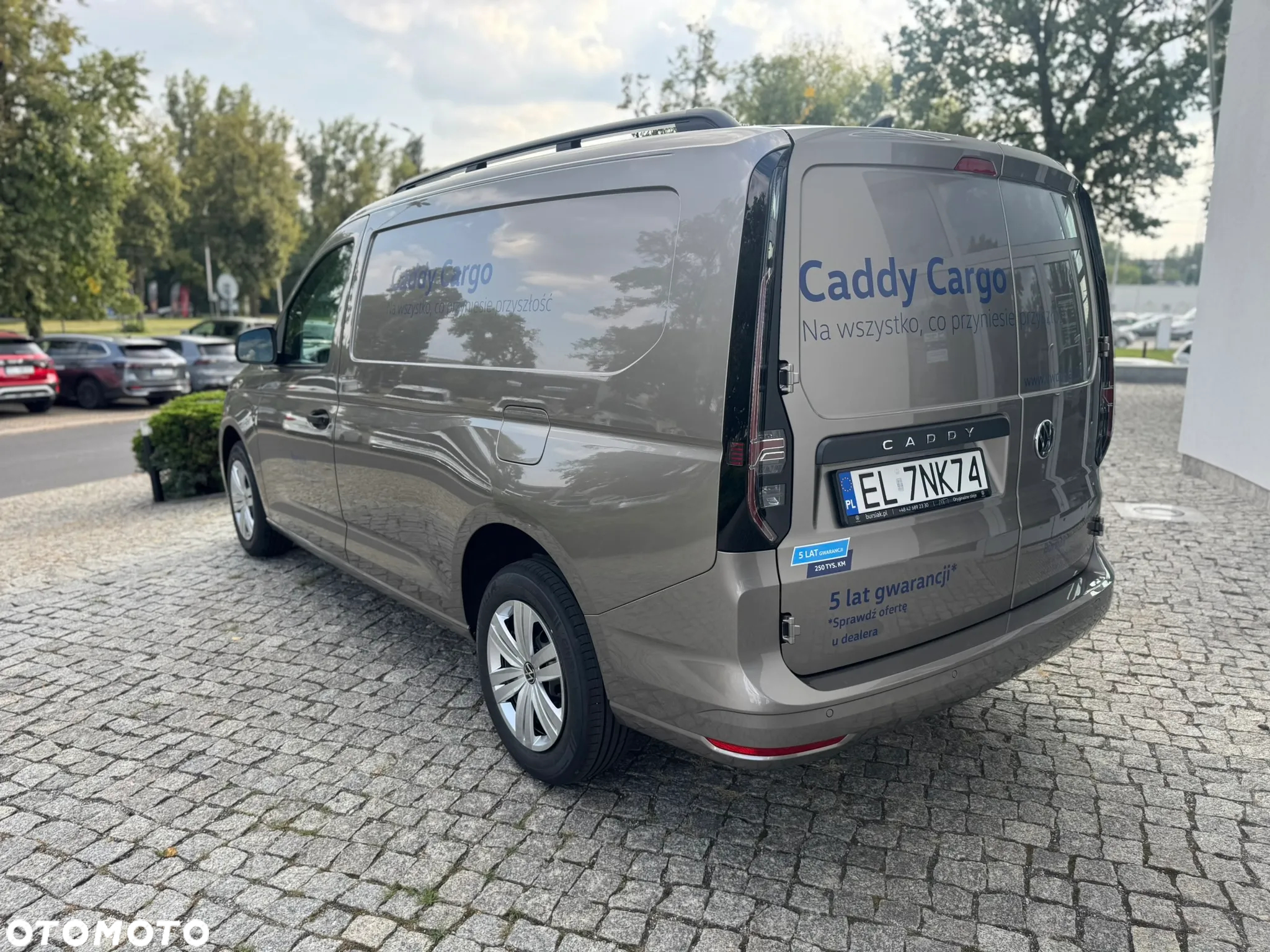 Volkswagen Caddy Maxi Cargo - 8