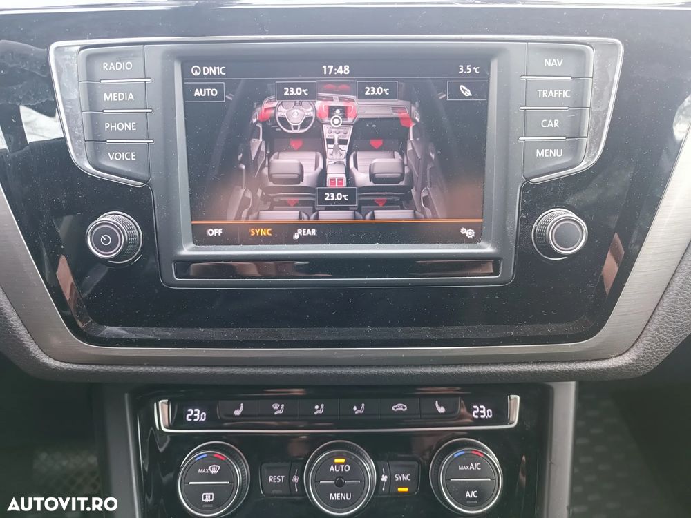 Volkswagen Touran 2.0 TDI SCR DSG Comfortline - 20