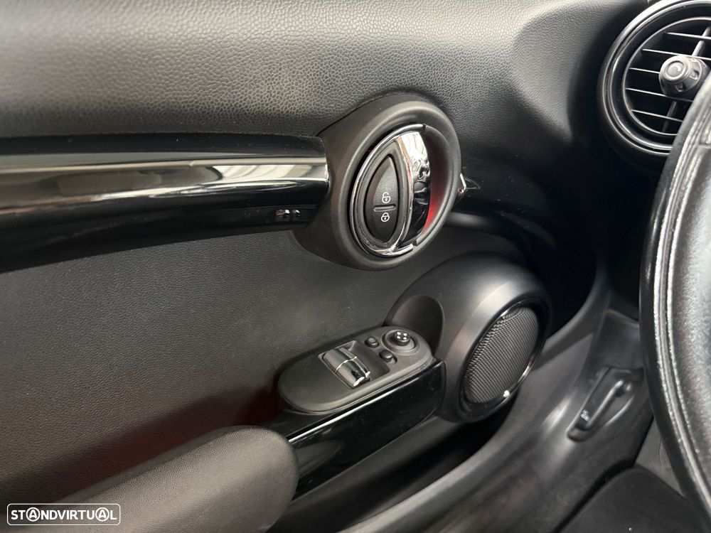 MINI 3 Portas One D - 22