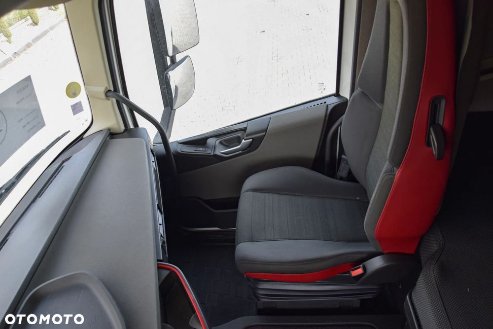 Volvo FH500 / EURO 6 / KLIMATYZACJA POSTOJOWA / ACC / LEDY / 2 ZBIORNIKI / FULL SPILERY / SERWISOWANY / SPROWADZONY - 26