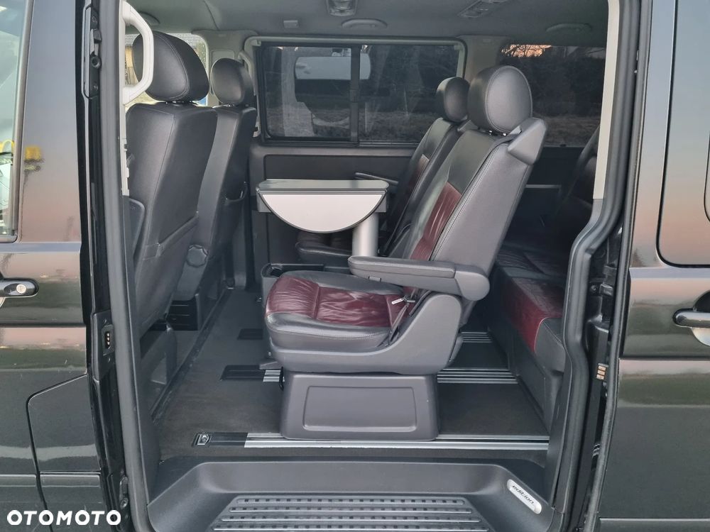 Volkswagen Multivan - 21
