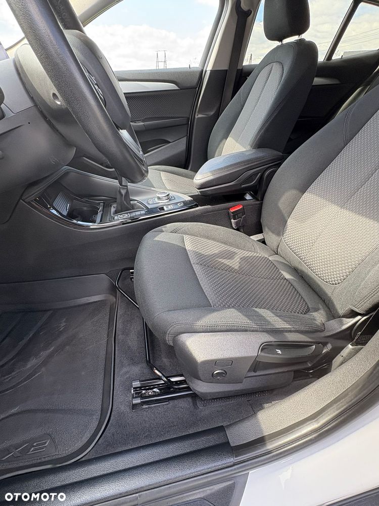 BMW X2 sDrive18i Advantage Plus - 18