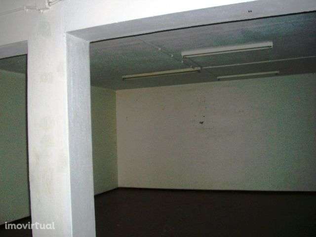 Vendo Armazem junto ao Seminario em Leiria - Grande imagem: 4/15