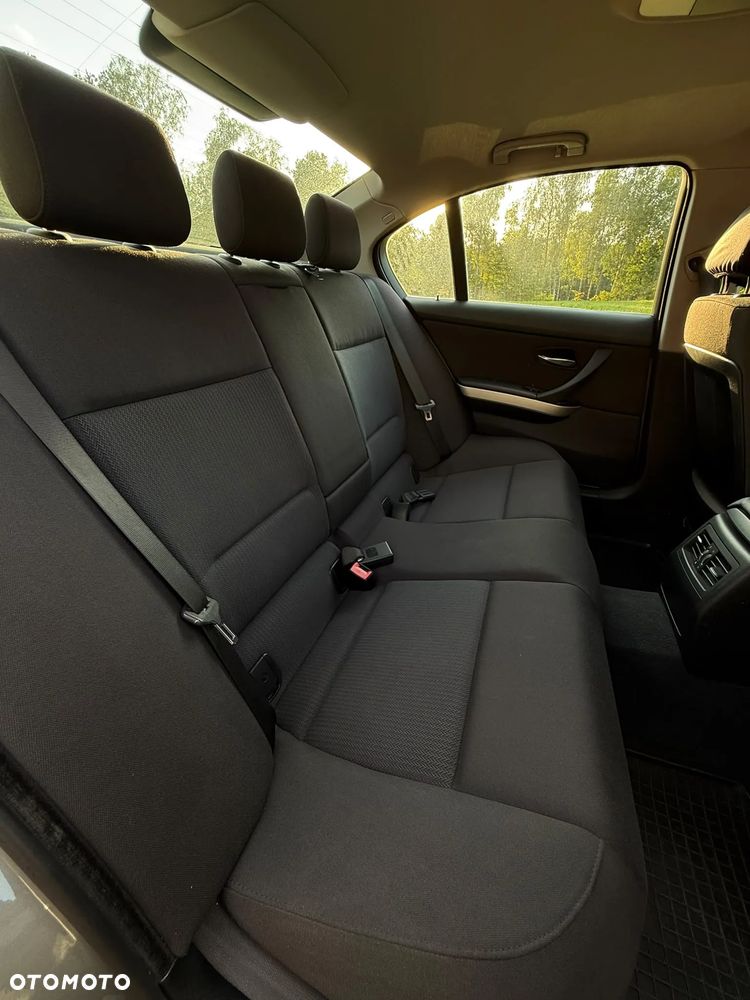 BMW Seria 3 318i Edition Exclusive - 8