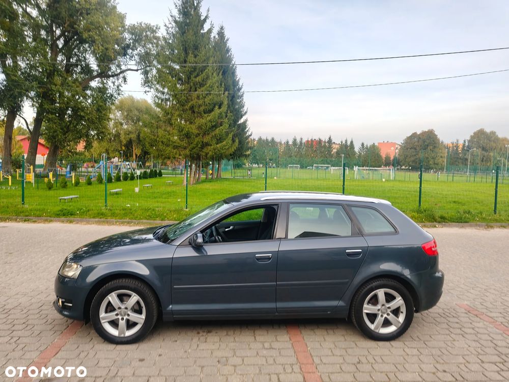 Audi A3 Sportback 1.6 Ambiente - 2