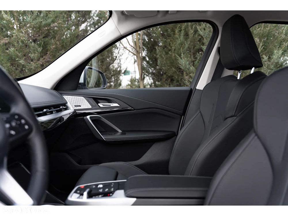 BMW iX1 xDrive30 66.5kWh xLine - 36
