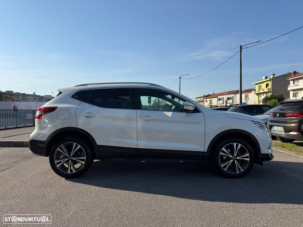 Nissan Qashqai 1.5 dCi N-Connecta 18 - 6