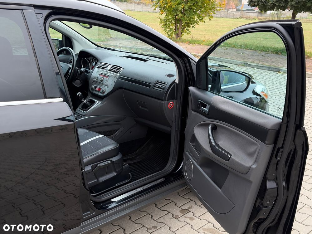 Ford Kuga 2.0 TDCi 2x4 Titanium - 37