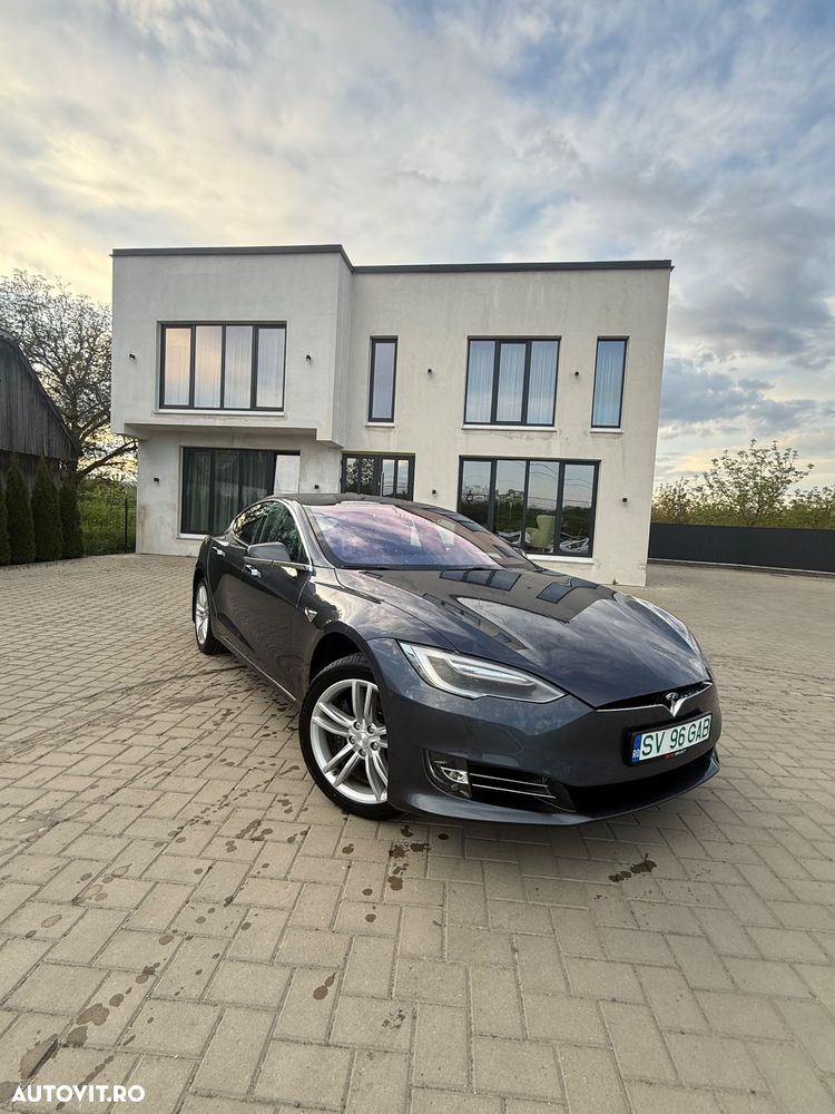 Tesla Model S - 1